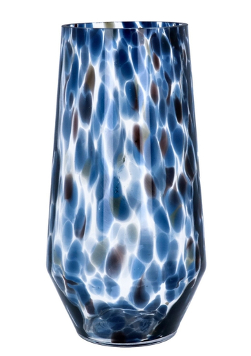 Showcase your favourite bouquets in effortless style with this stunning Smoky Cylinder Vase by Gisela Graham. The sophisticated, smoky grey glass and clean, architectural lines create a moody, contemporary backdrop that makes the colours of your flowers truly pop. Perfect for holding everything from a few simple stems to a lavish arrangement, this versatile vase enhances any mantelpiece or dining table. A timeless and thoughtful gift for a housewarming, birthday, or simply as a chic update for your own home.